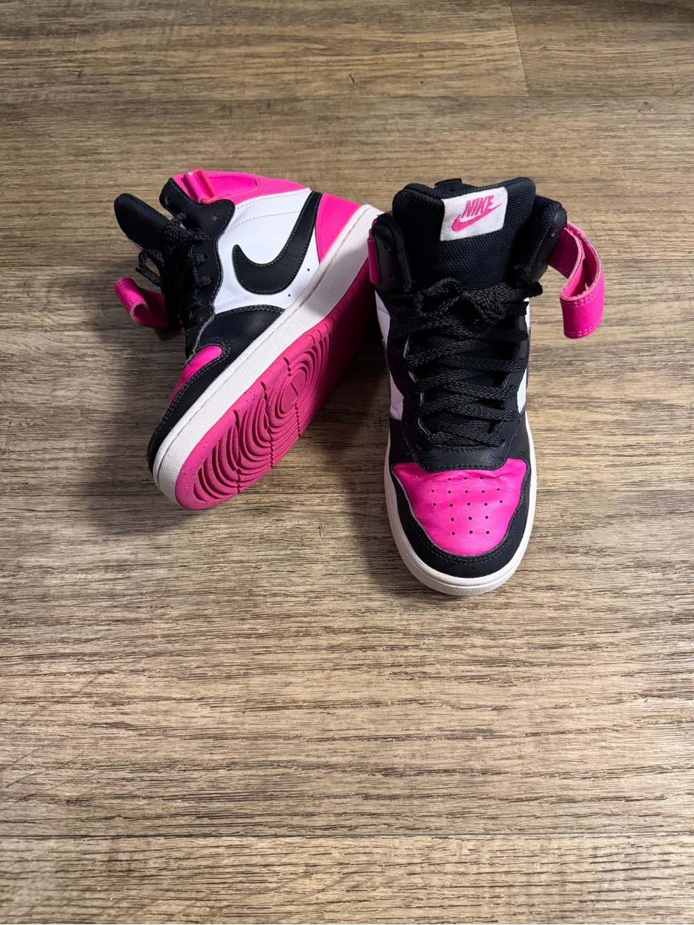 Nike Kids High-Top Sneakers in Black, Hot Pink & White